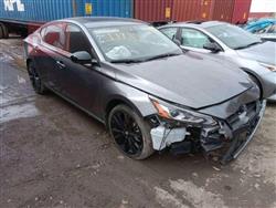 نيسان ألتيما